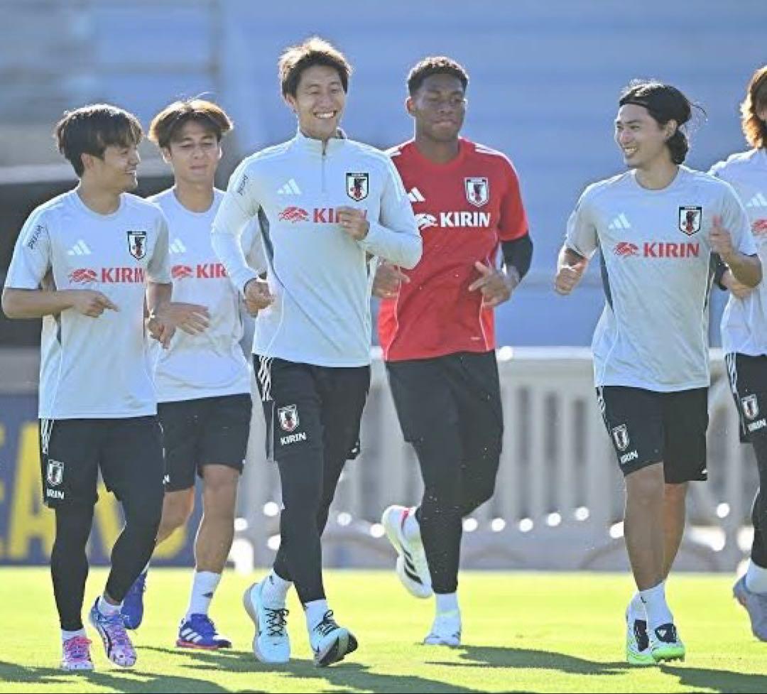 ぐぐ〜✈︎♡アディダス日本代表サッカートレーニングウエアジャージティロ25
