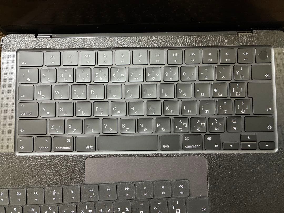 MacBook Pro M4 14インチ 32GB SSD512GB