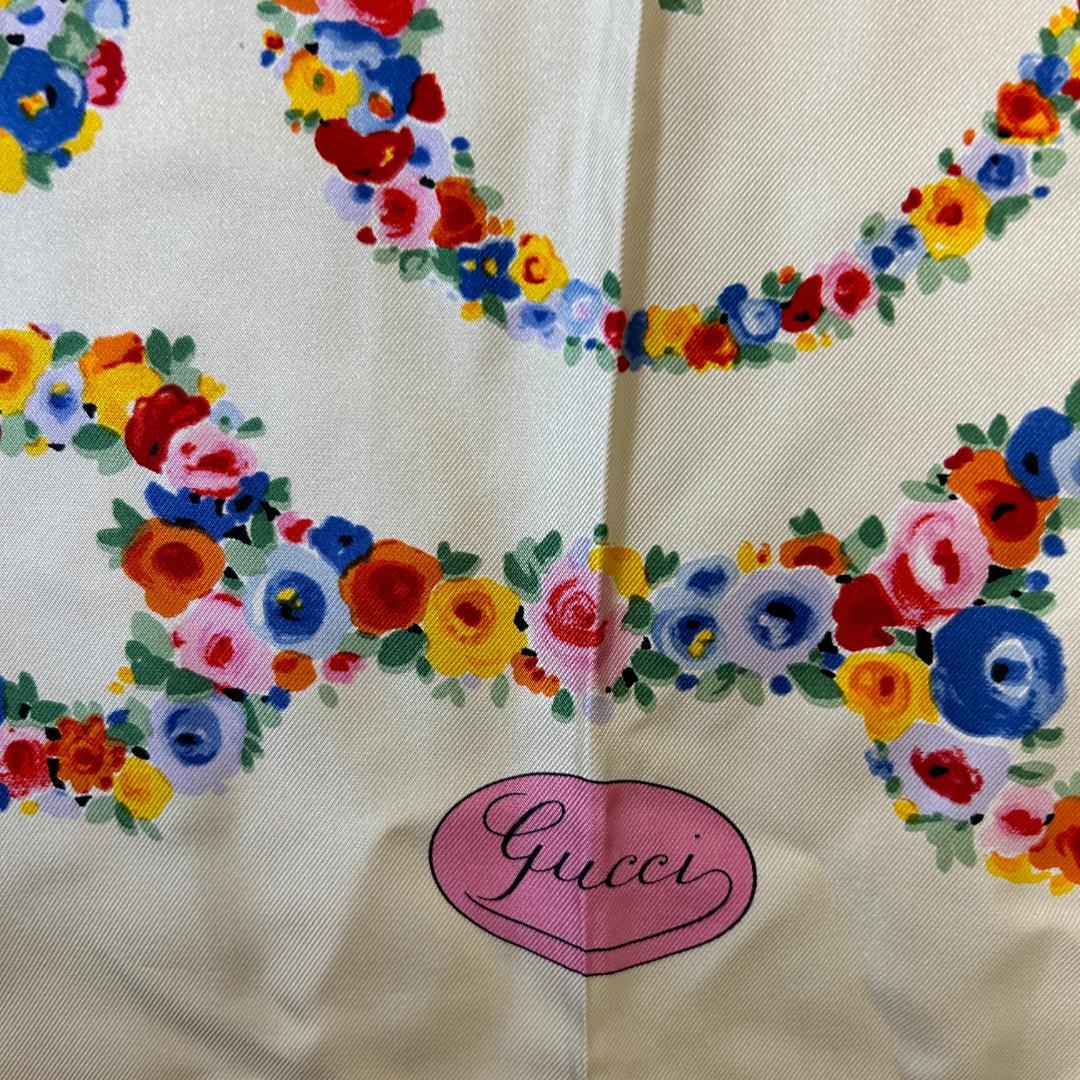グッチGucci 花柄スカーフ