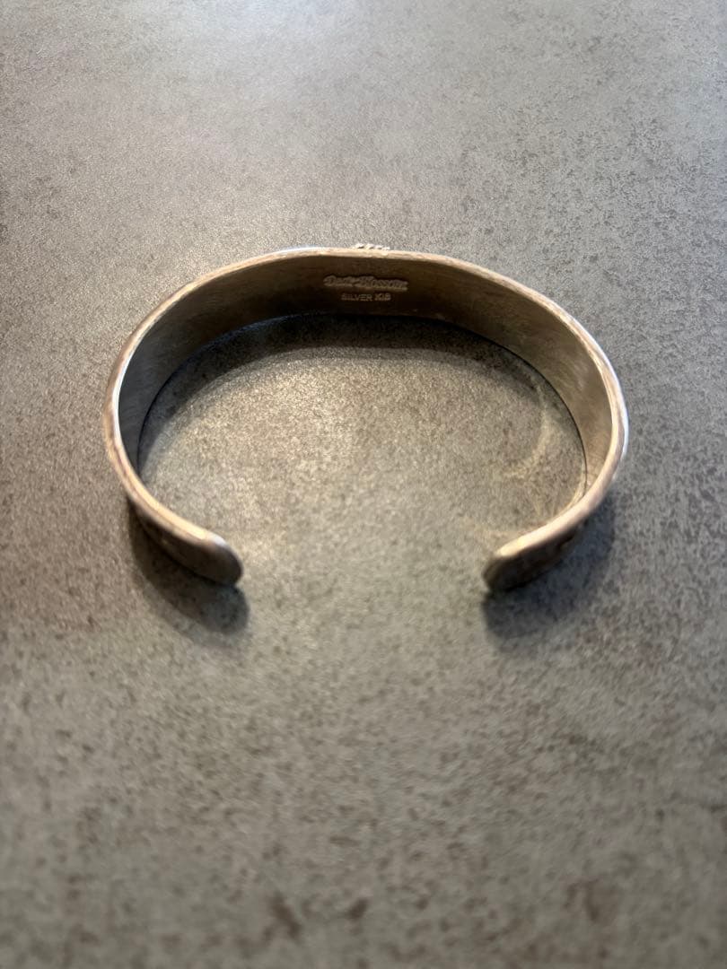 ディアブロッサム 唐草彫り 銀縄ターコイズ ダブルローズ 平打ちブレス バングル