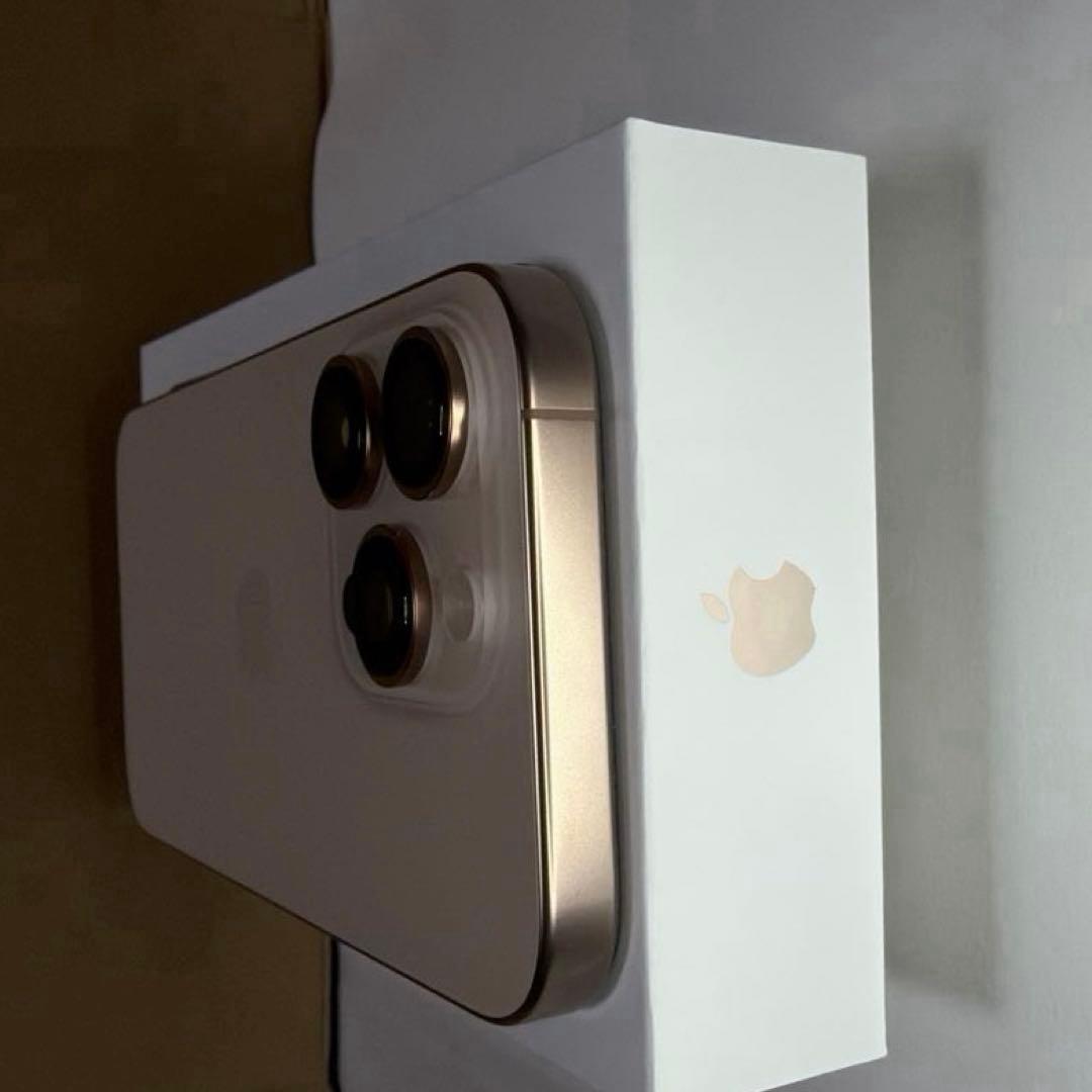 iPhone 16 Pro デザートチタニウム 256GB 本体 おまけ付き