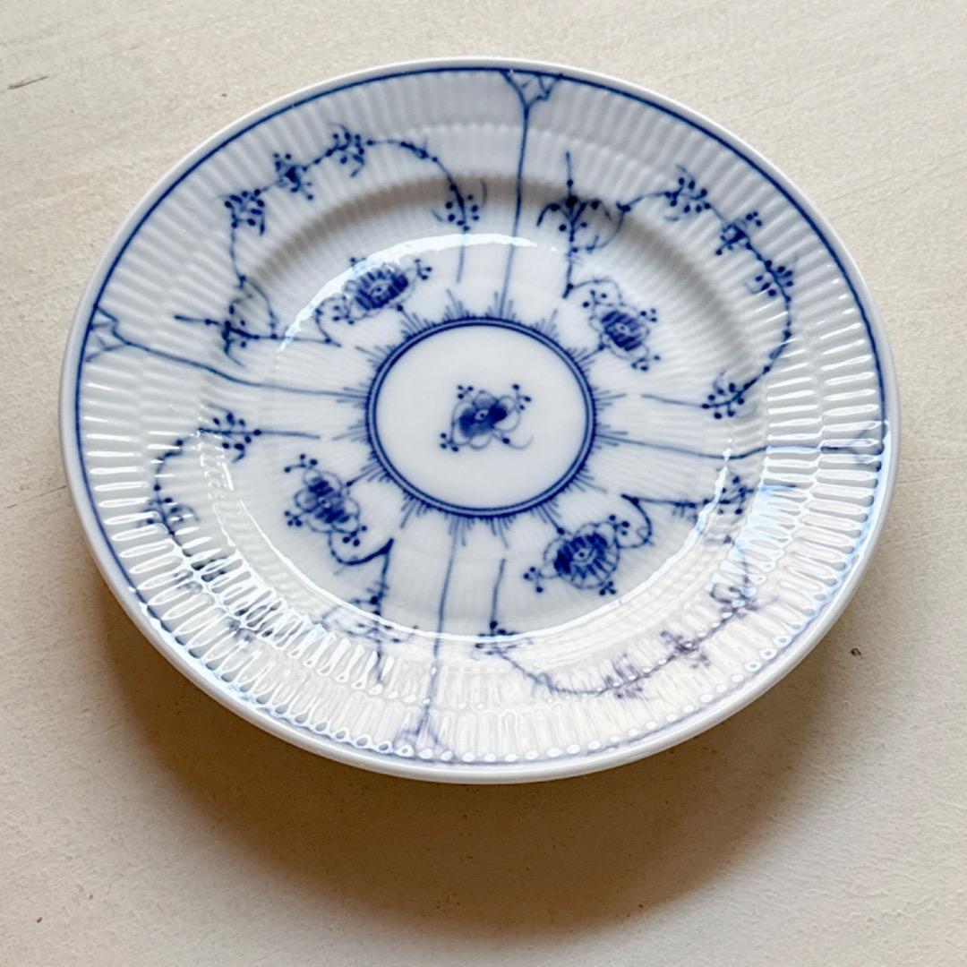 美品☆ ブルーフルーテッドプレイン　プレート2枚