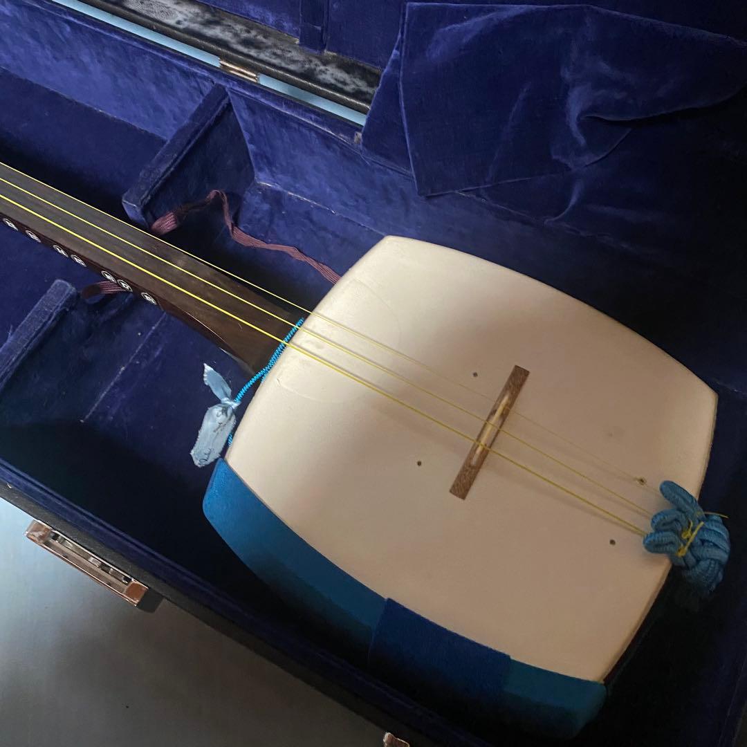 三味線　細棹　両面皮破れ無しハードケース付