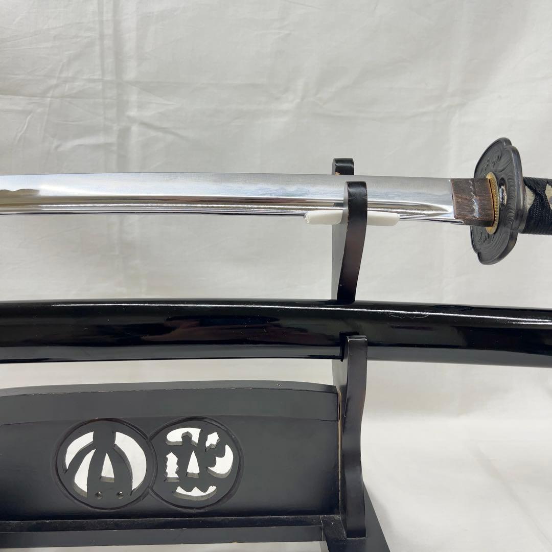 【模造刀】太刀 樋入り 全長99センチ 波 鍔 黒鞘 互の目 刃紋