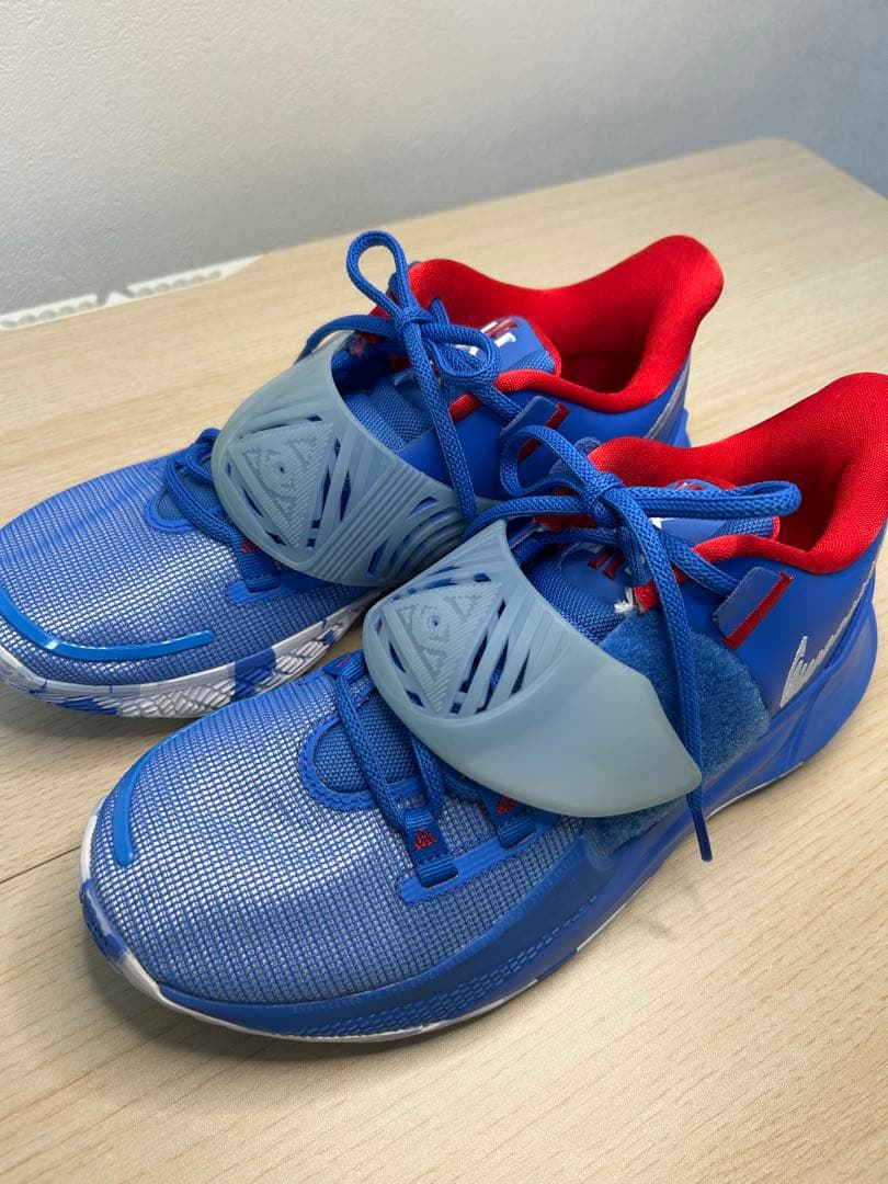 バスケットボールシューズ 青赤 メッシュ