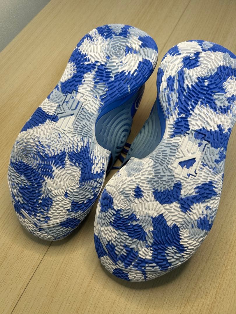 バスケットボールシューズ 青赤 メッシュ