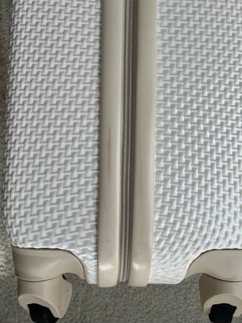 ジュエルナローズ　スーツケース　網かご風　ホワイト