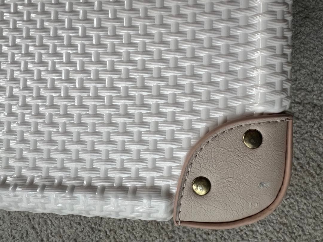 ジュエルナローズ　スーツケース　網かご風　ホワイト