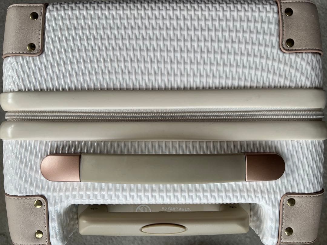 ジュエルナローズ　スーツケース　網かご風　ホワイト