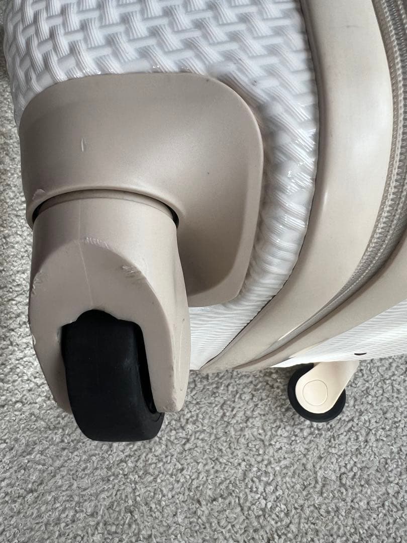 ジュエルナローズ　スーツケース　網かご風　ホワイト