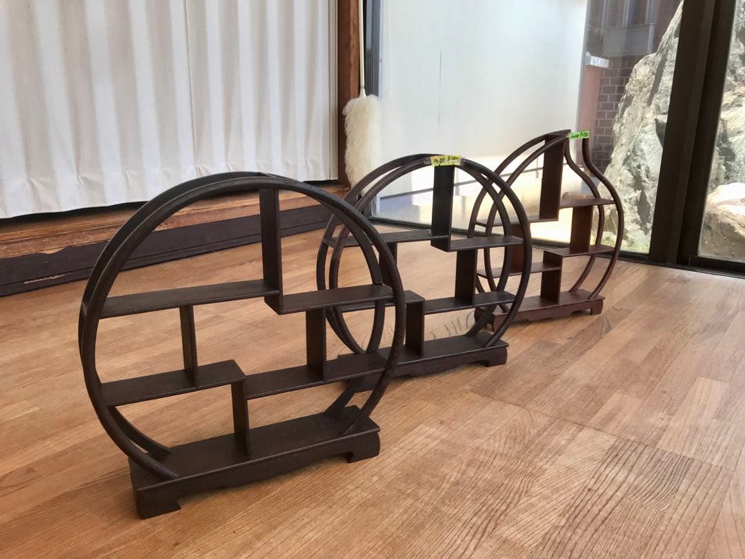 アンティークな飾り棚3点セット、茶器、お猪口、ぐい呑、一輪挿