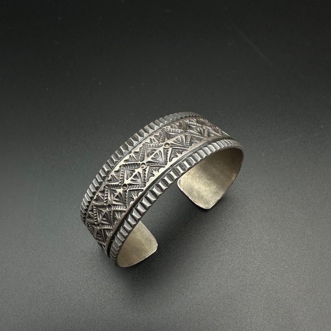 NAVAJO Leonard Maloney スタンプワーク バングル