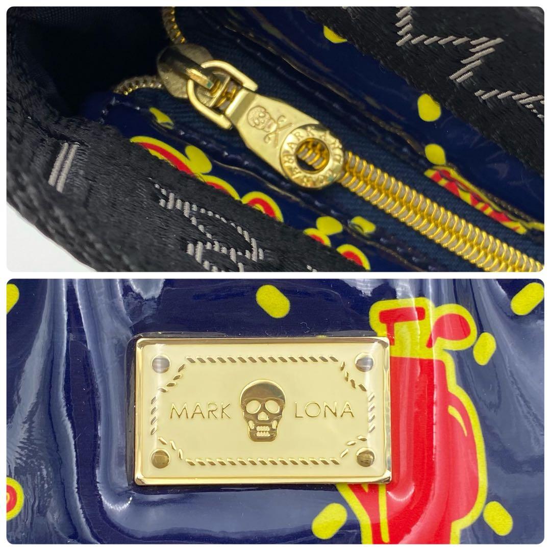 美品✨　マークアンドロナ　カートバッグ　エナメル　総柄　ロゴプレート　スカル