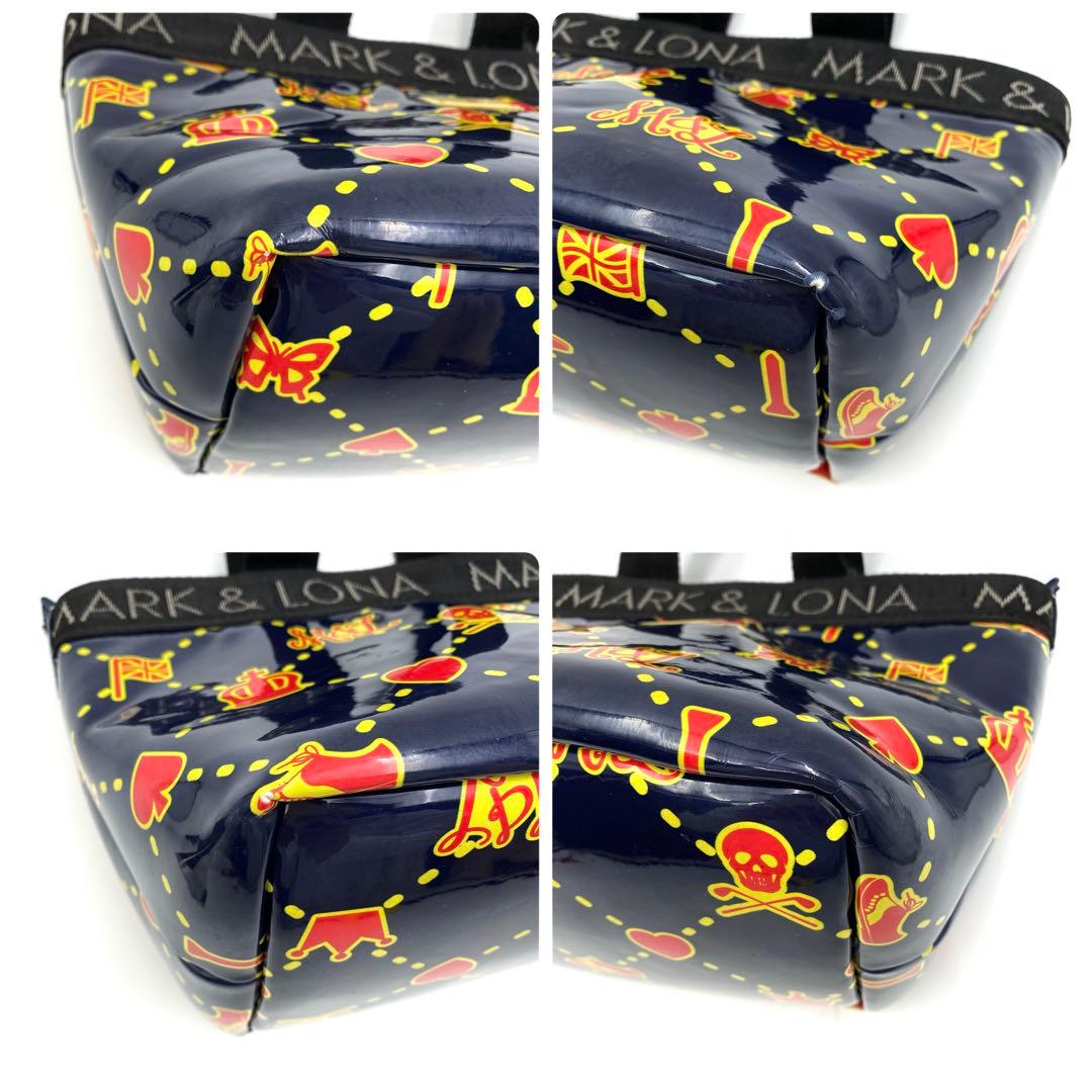 美品✨　マークアンドロナ　カートバッグ　エナメル　総柄　ロゴプレート　スカル