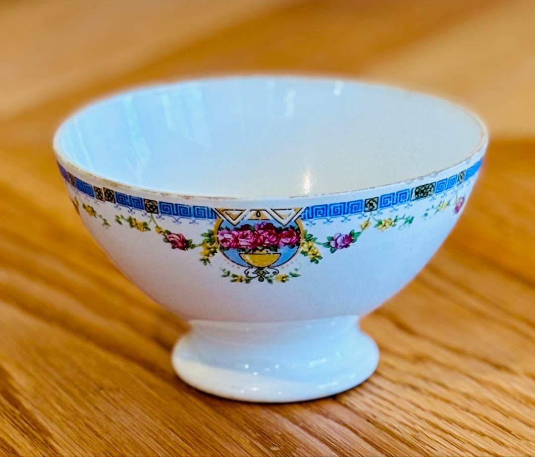 フランスアンティーク ローズ ギルランドの縁飾り　カフェオレボウル