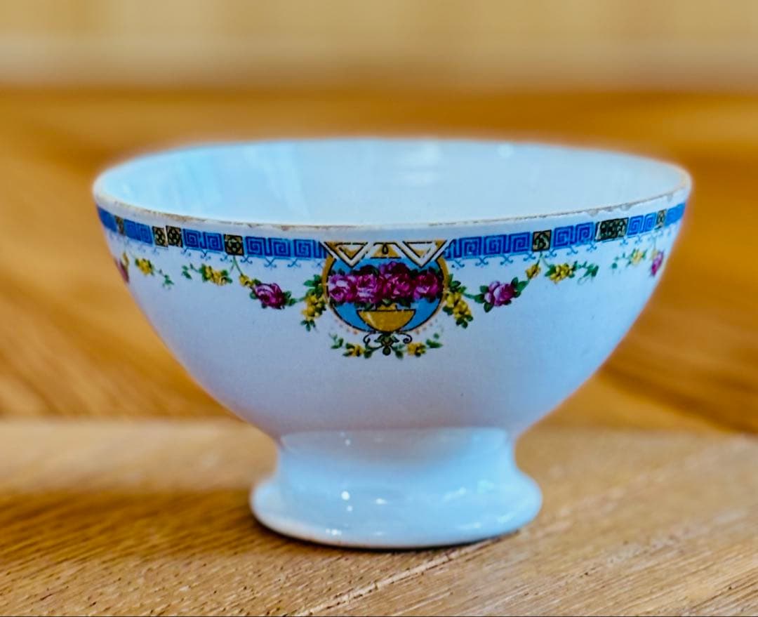 フランスアンティーク ローズ ギルランドの縁飾り　カフェオレボウル