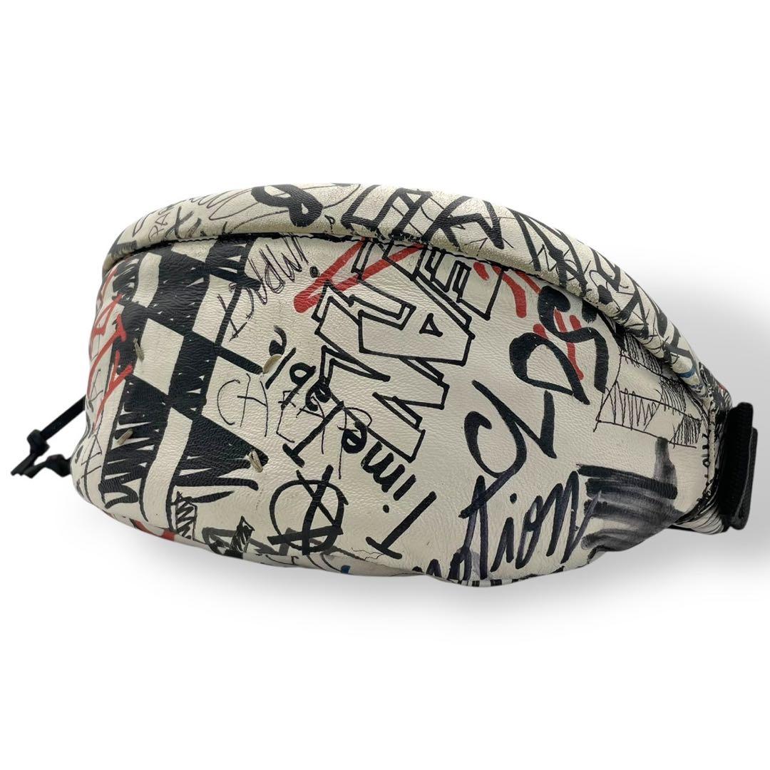 美品　希少モデル　マルジェラ　ウエストポーチ　ボディバッグ　総柄　レザー　白