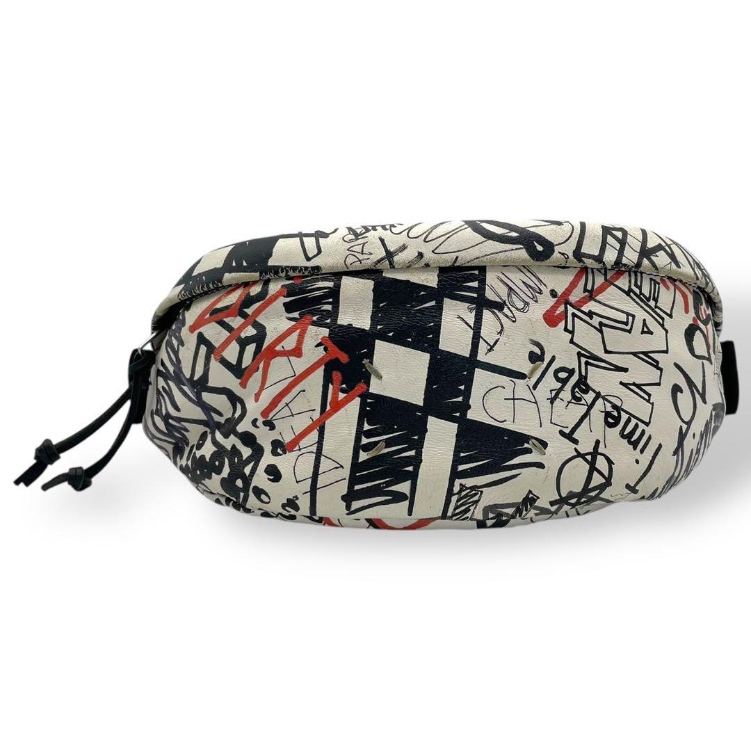 美品　希少モデル　マルジェラ　ウエストポーチ　ボディバッグ　総柄　レザー　白