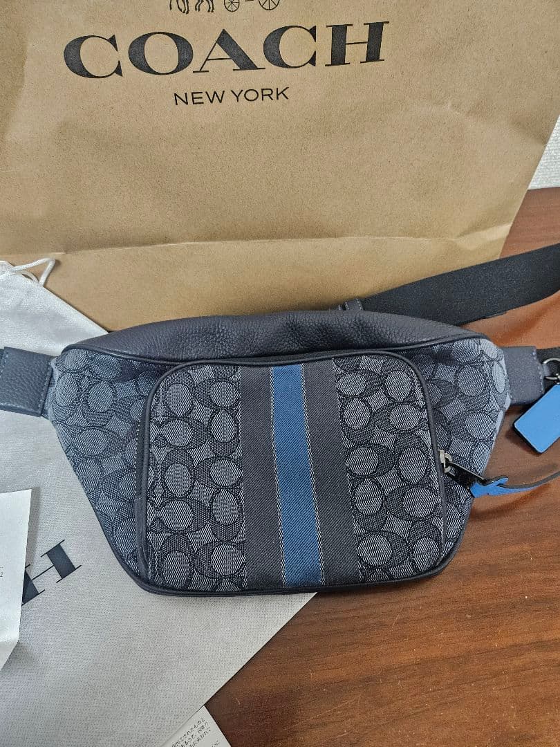 【未使用】COACH ボディバッグ ネイビー