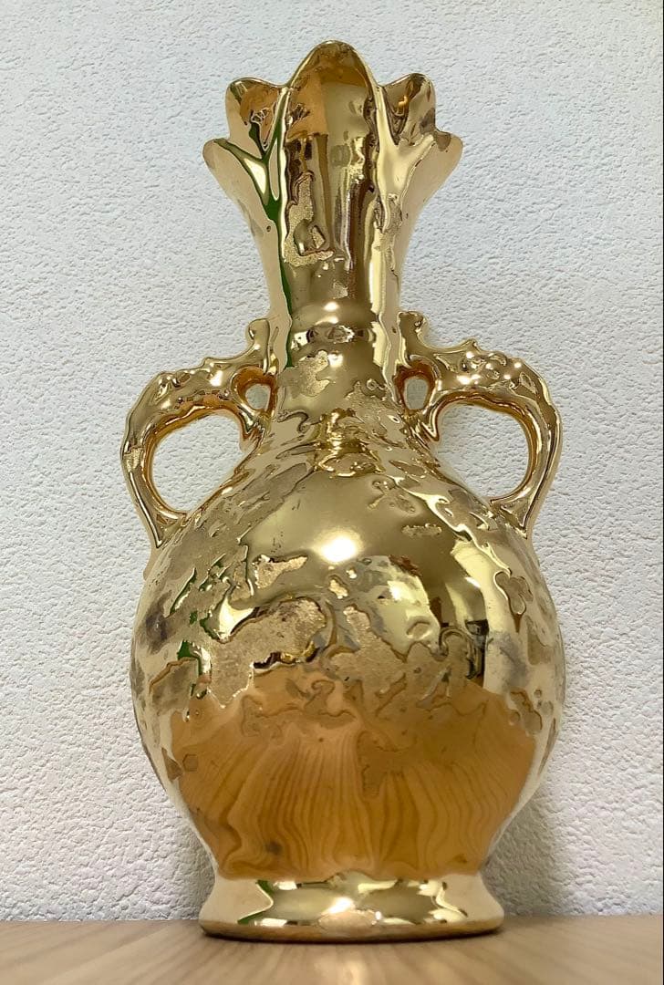 22金と24金の陶器花瓶2点セットプラス外国銀貨【合計4点】