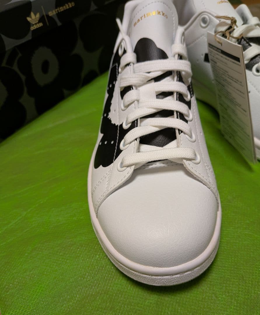 adidas marimekko スニーカー ホワイト/ブラック