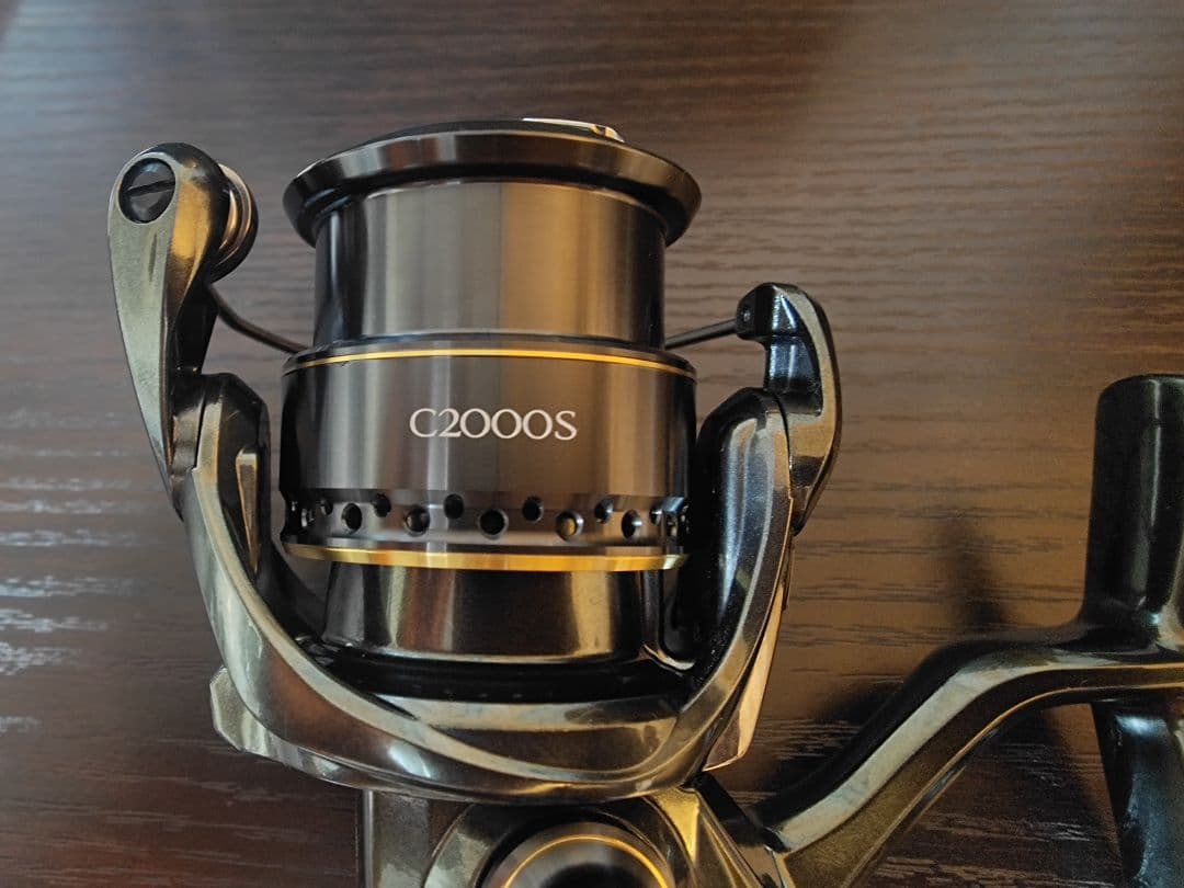 シマノ　23 カーディフ XR C2000S　美品