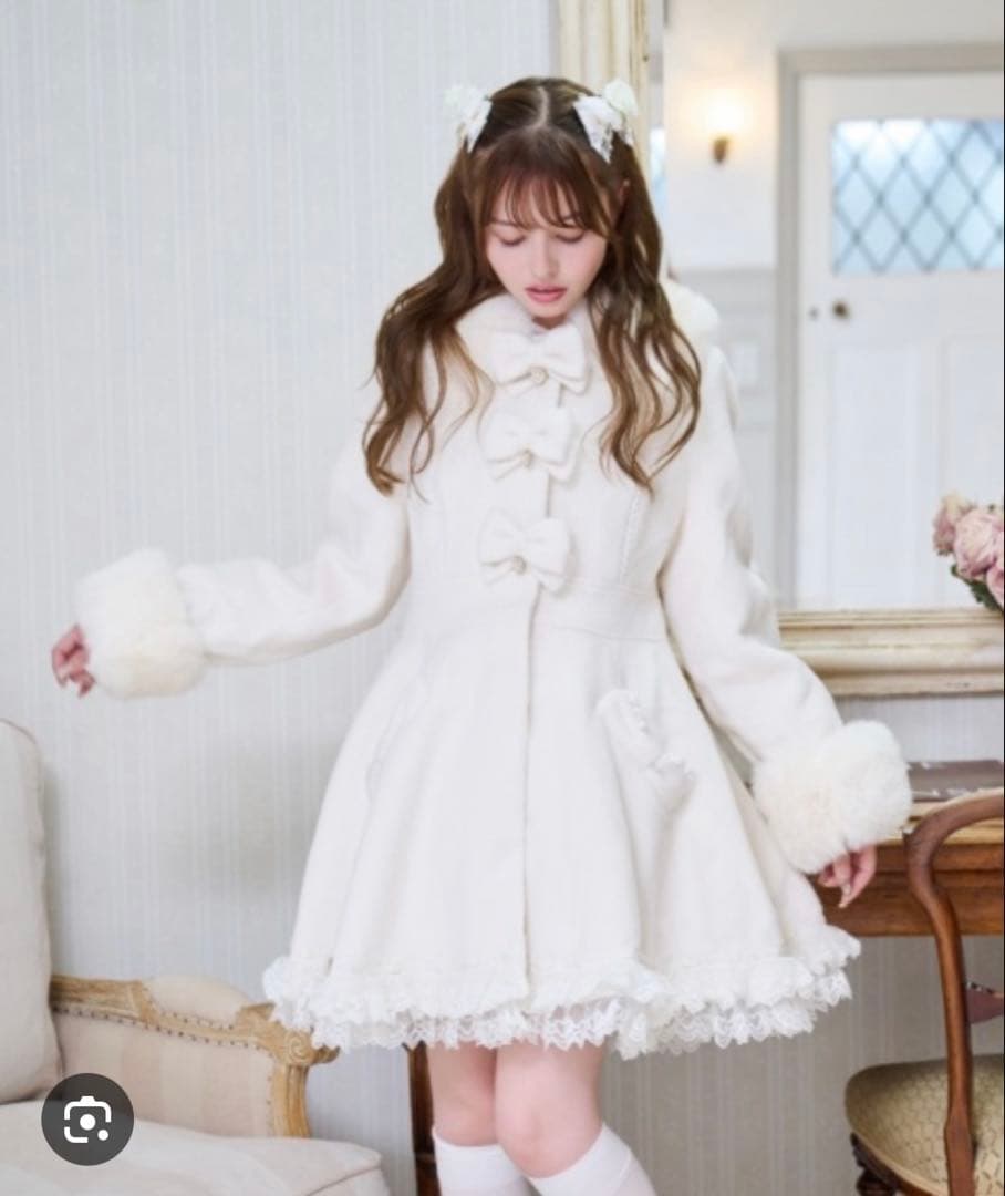 LIZLISA ♡ バックティアードリボンコート ホワイト - メルカリ