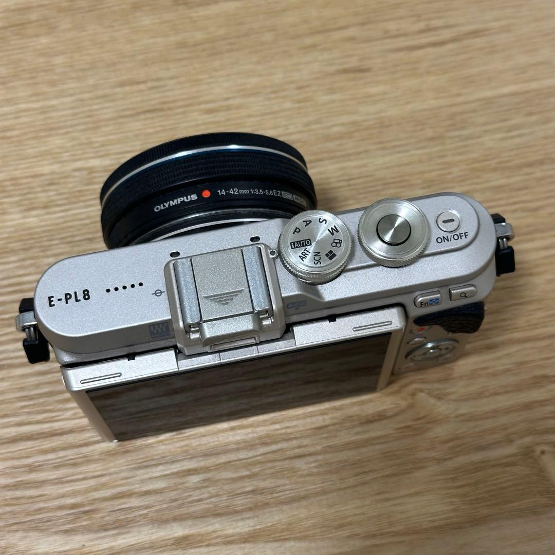 OLYMPUS PEN E-PL8 EZダブルズームキット ブラック