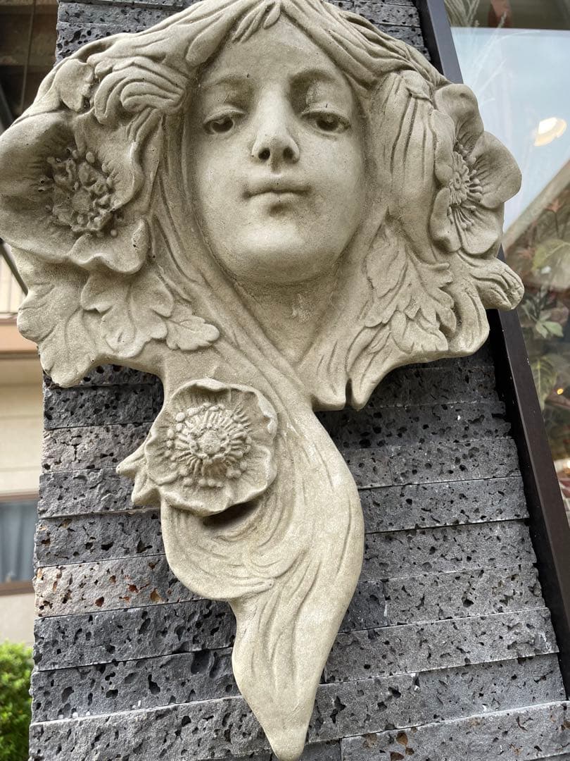 マドンナ　フェイス　プランター　花鉢　壁掛け　オブジェ