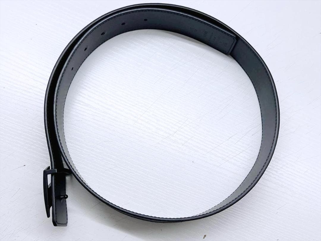 美品 ルイヴィトン トリヨン エンボス LVイニシアル ベルト 85 M0424