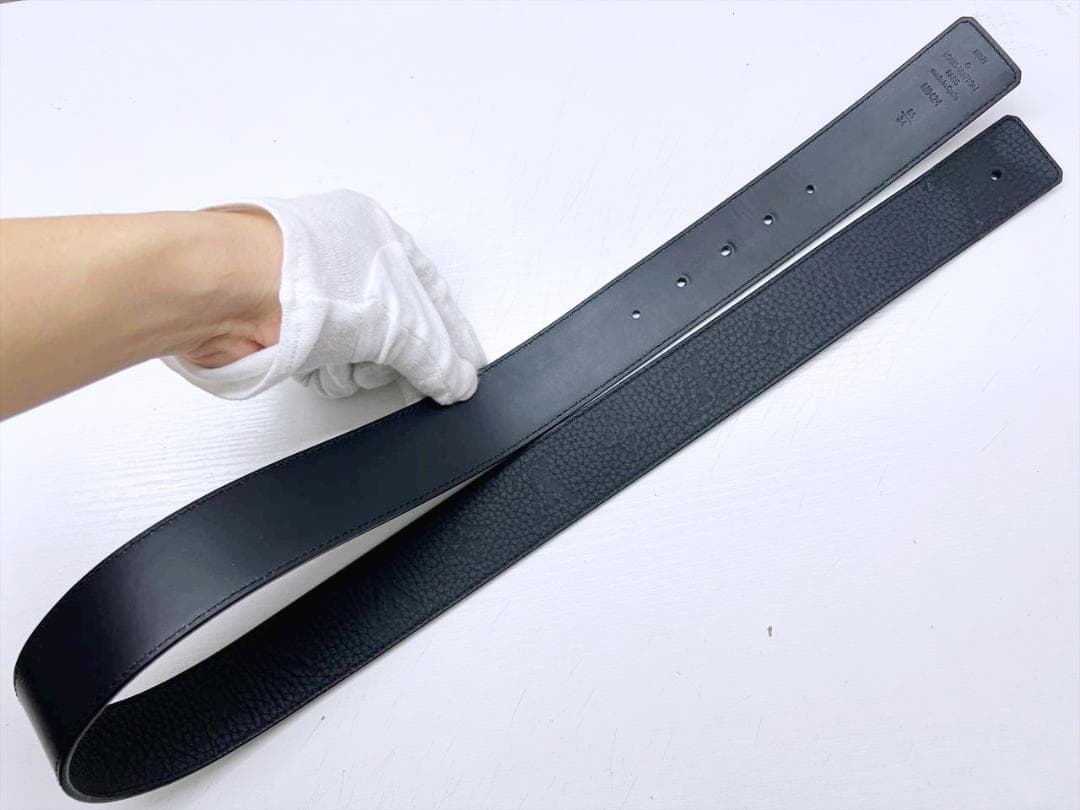 美品 ルイヴィトン トリヨン エンボス LVイニシアル ベルト 85 M0424