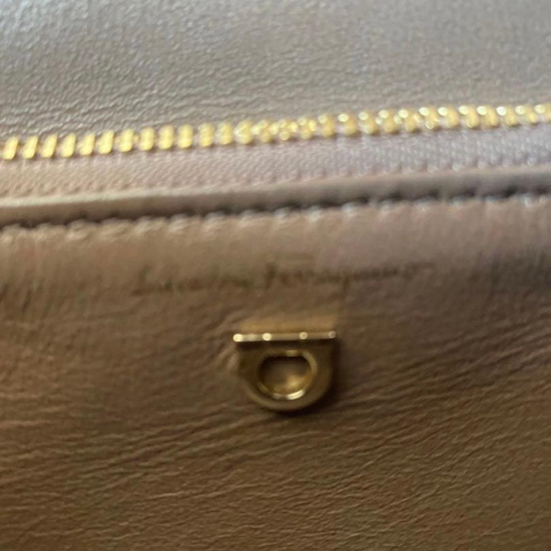 発*ら様 【美品】フェラガモ ハンドバッグ BOX7 M - メルカリ