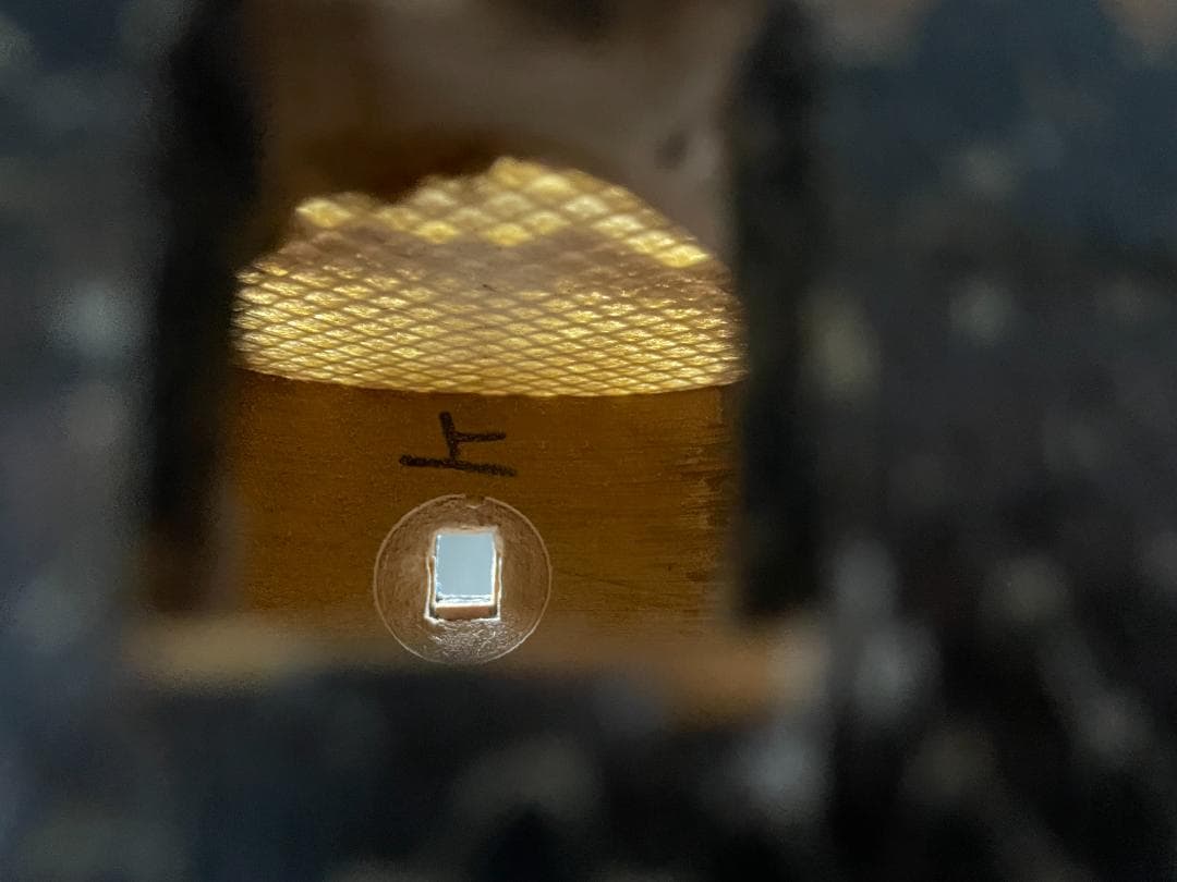 沖縄　三線（さんしん）～黒木の棹・本皮一枚張り