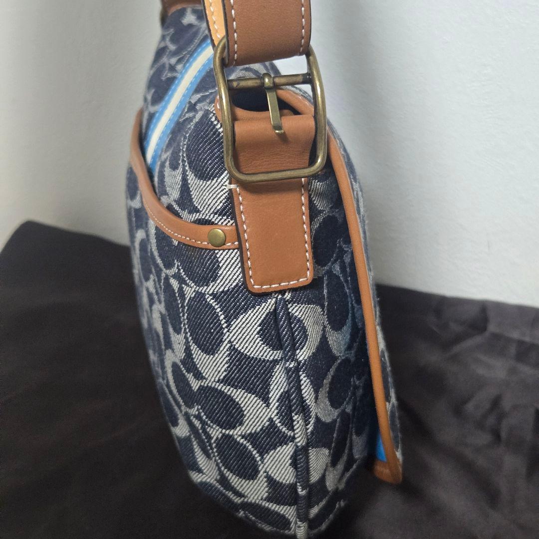 COACH デニムショルダーバッグ　コーチデニムワンショルダー　シグネチャー