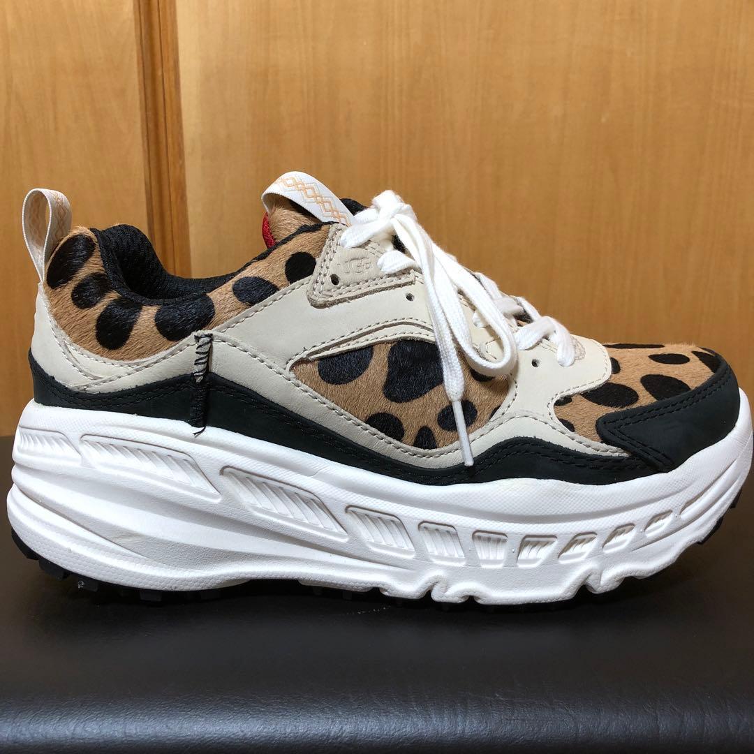 ugg×atoms 別注　CA805 チーター　23.5cm