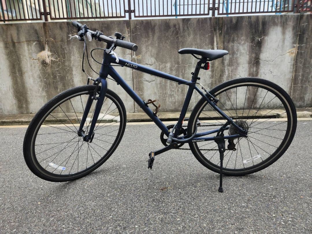 ５日間限定お値下げ★NESTO クロスバイク ネイビー7段変速