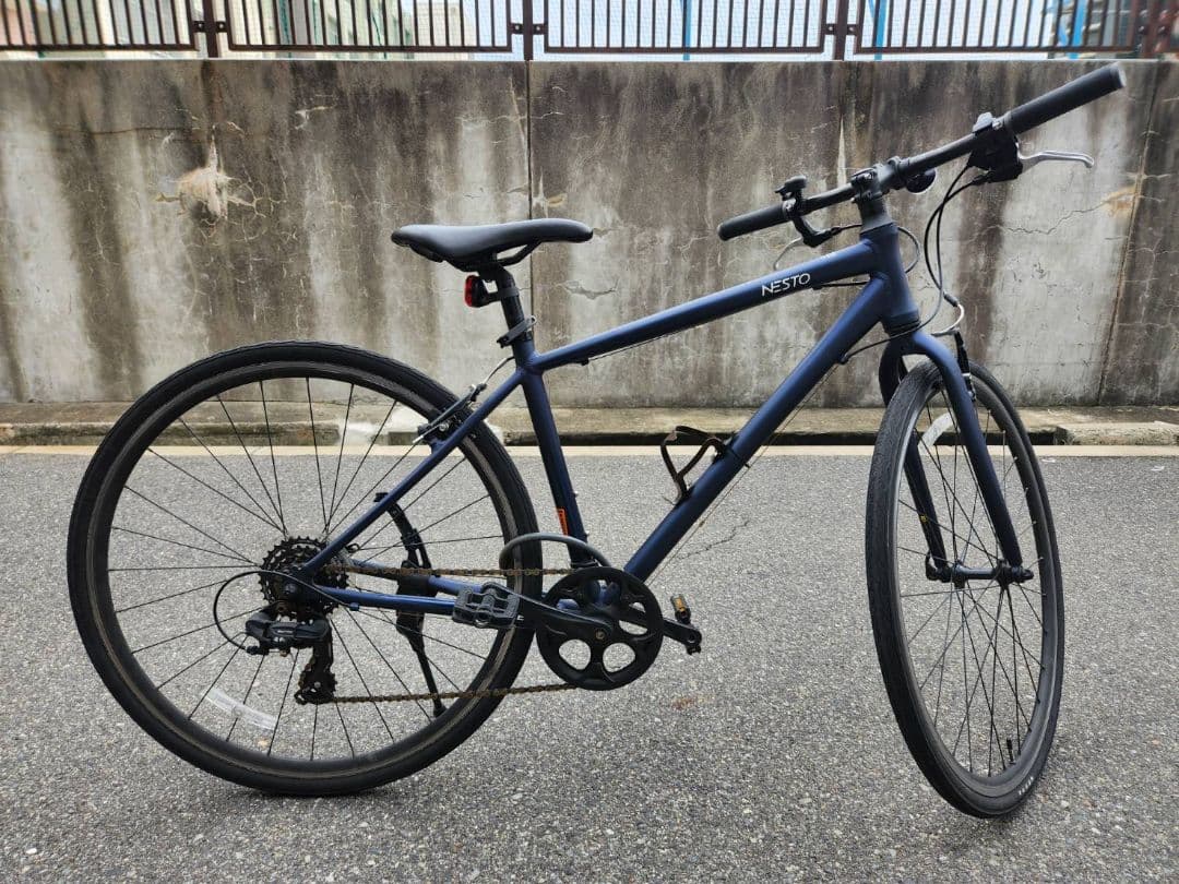 ５日間限定お値下げ★NESTO クロスバイク ネイビー7段変速