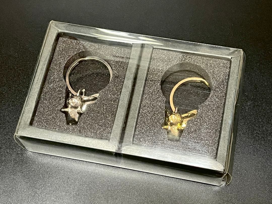 希少・非売品】金銀メッキ ピカチュウ キーホルダーセット - メルカリ