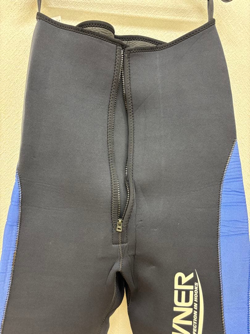 オーナー　鮎タイツ