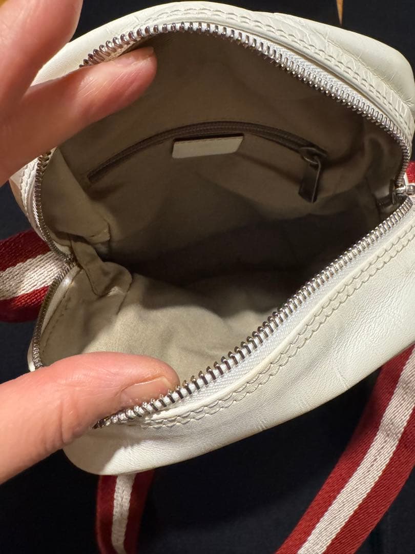 BALLY ショルダーバッグ（白）