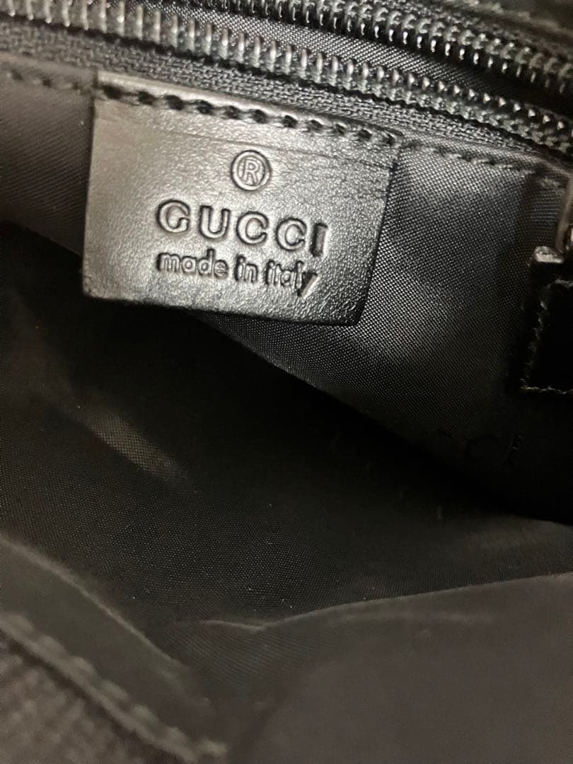 美品　GUCCI 斜め掛け　ボディショルダー