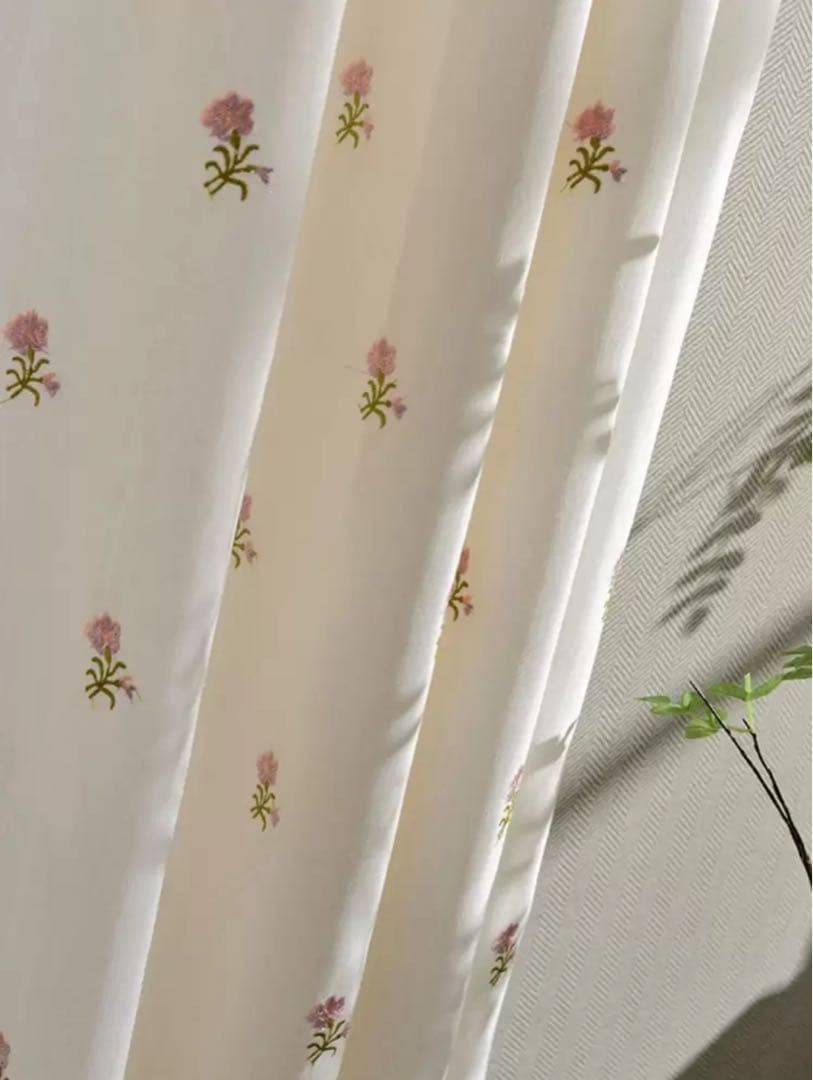 【値下げ中】花柄刺繍 裏地カーテン・ライナー ホワイト 4枚セット