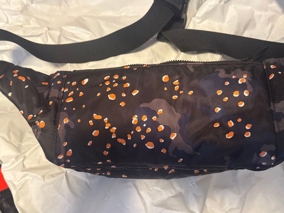 PORTER ボディバッグ 黒・オレンジ斑点