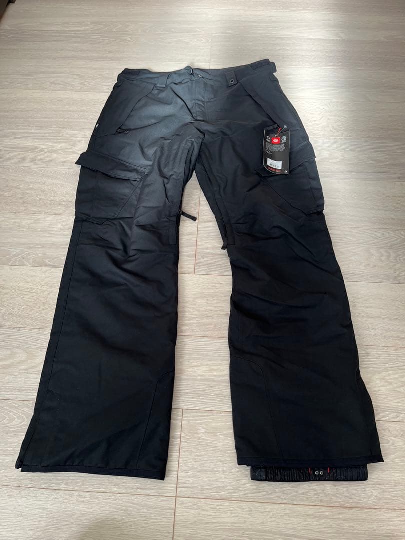 686（シックスエイトシックス）のスノーボードウェアセットアップ　新品未使用　L