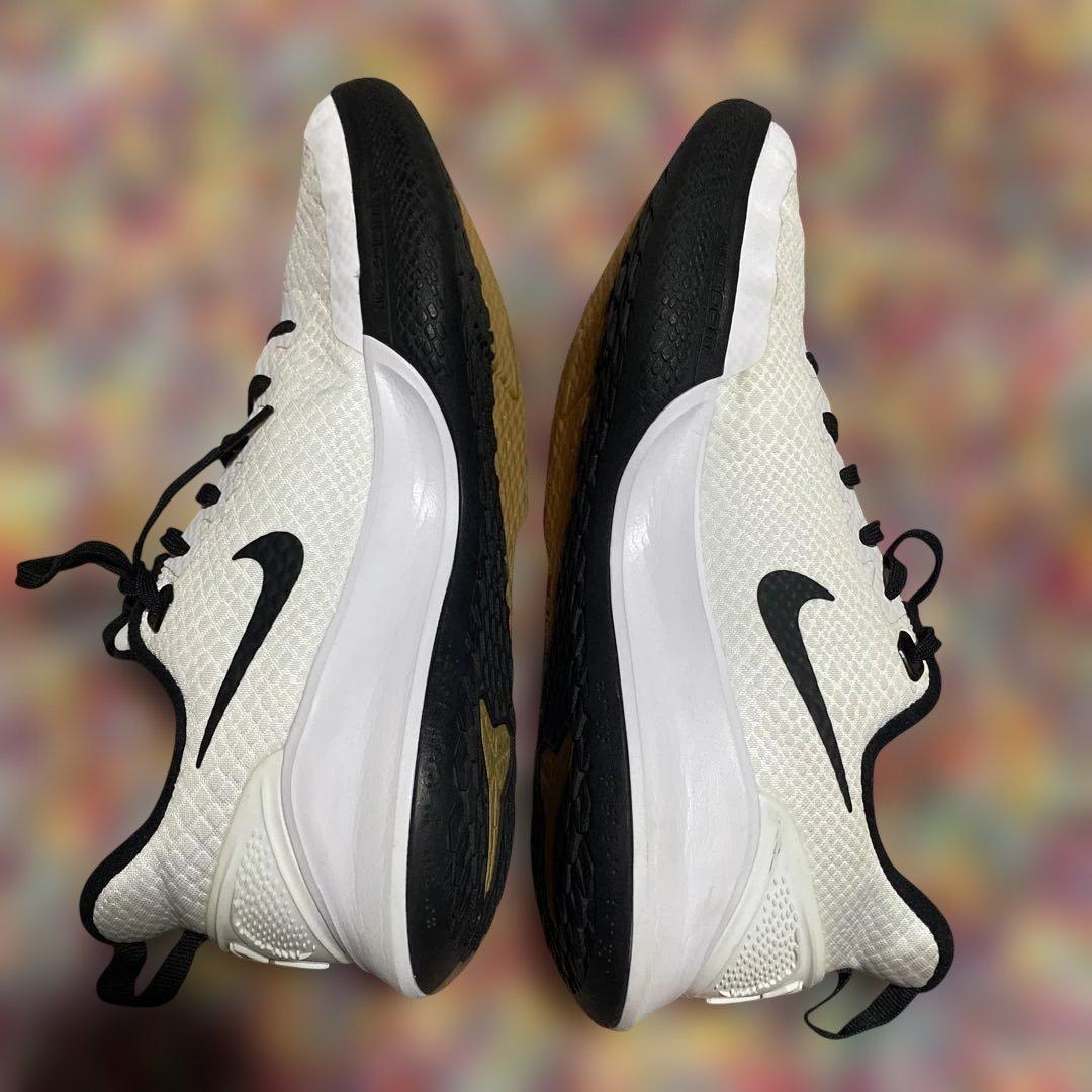 美品　NIKE KOBE MAMBA FOCUS 27㎝
