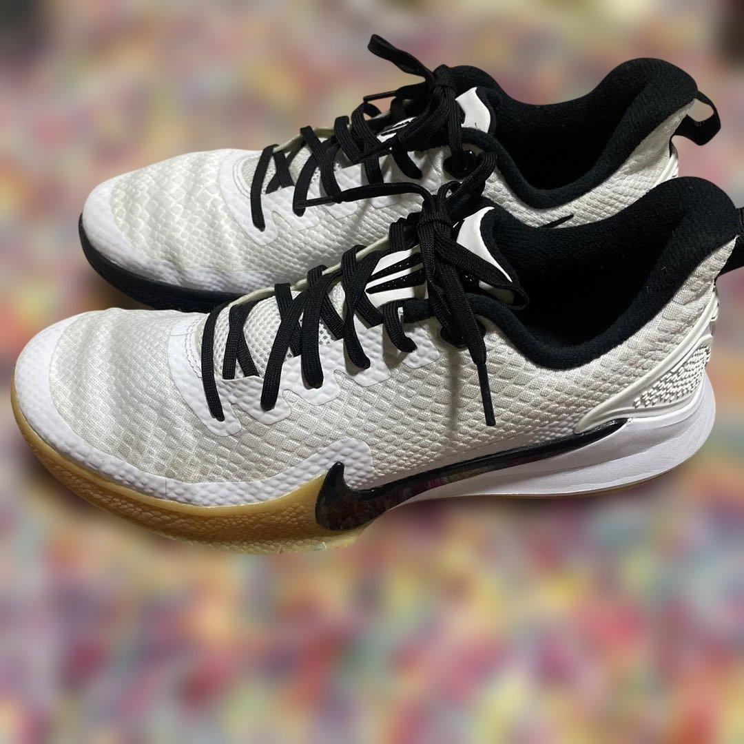 美品　NIKE KOBE MAMBA FOCUS 27㎝