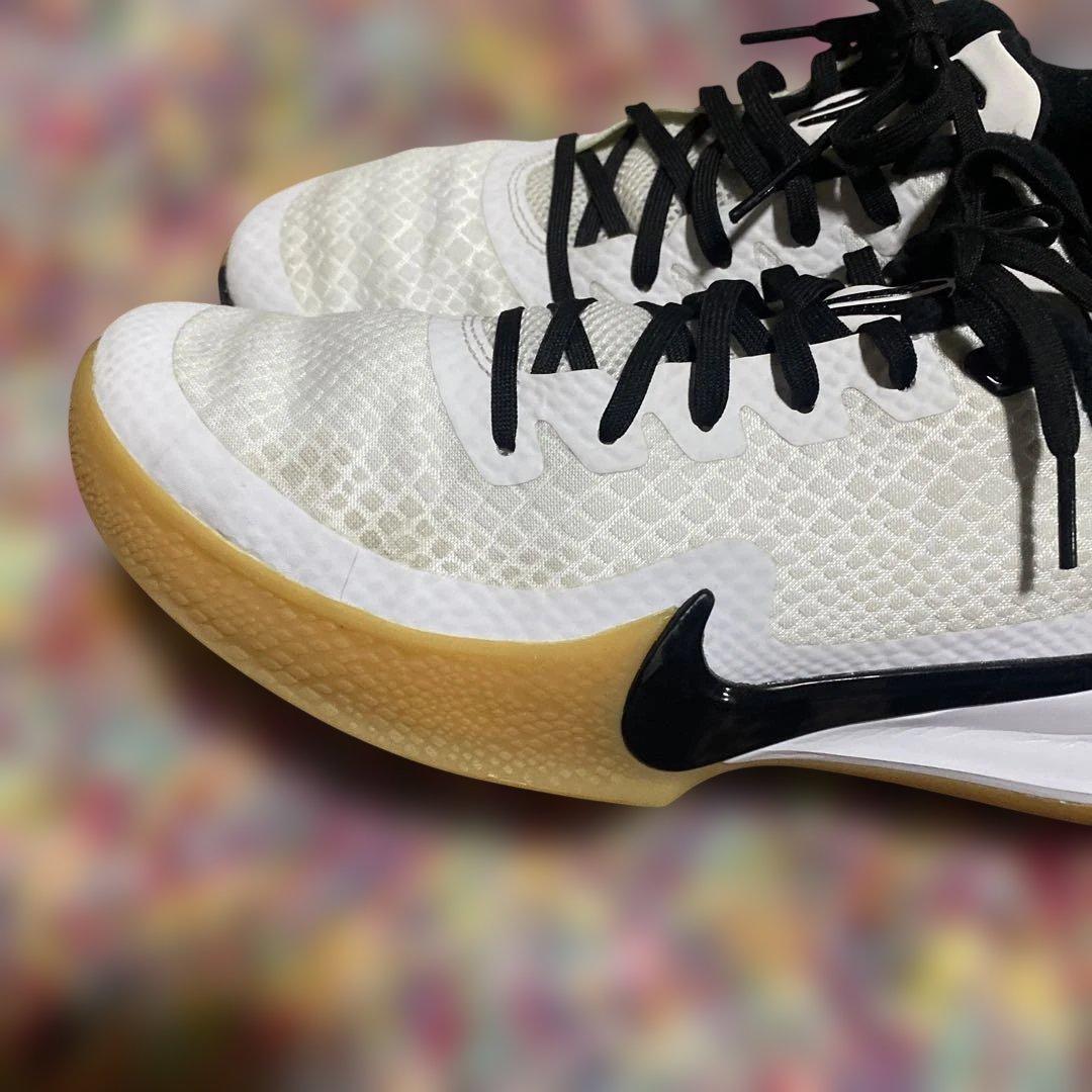 美品　NIKE KOBE MAMBA FOCUS 27㎝