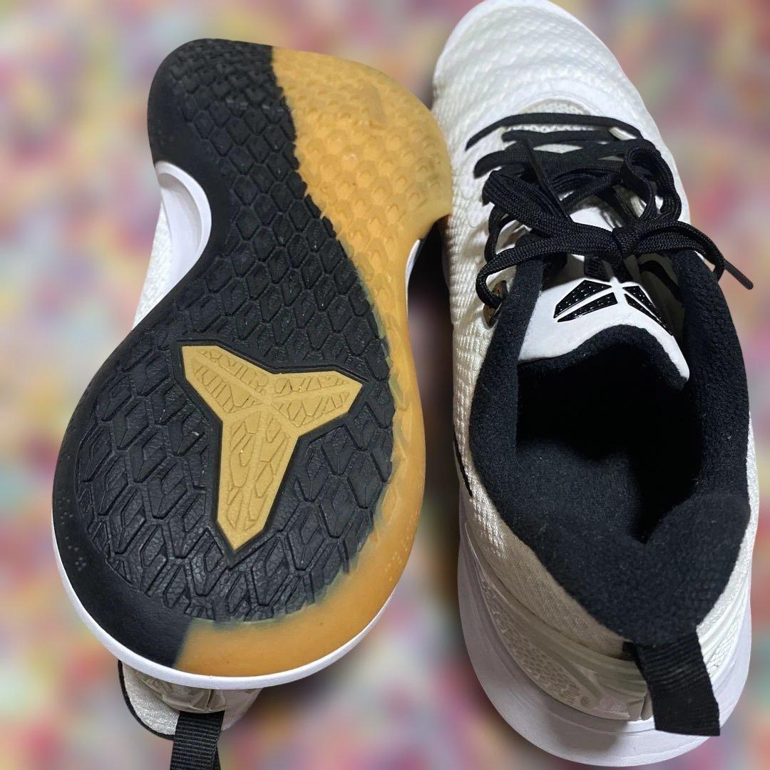 美品　NIKE KOBE MAMBA FOCUS 27㎝