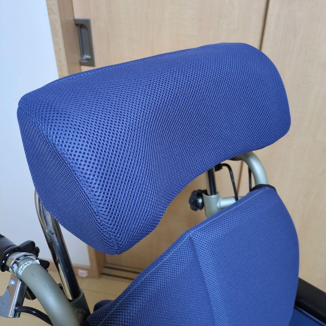 ティルト＆リクライニング連動式コンパクト車椅子　オアシス