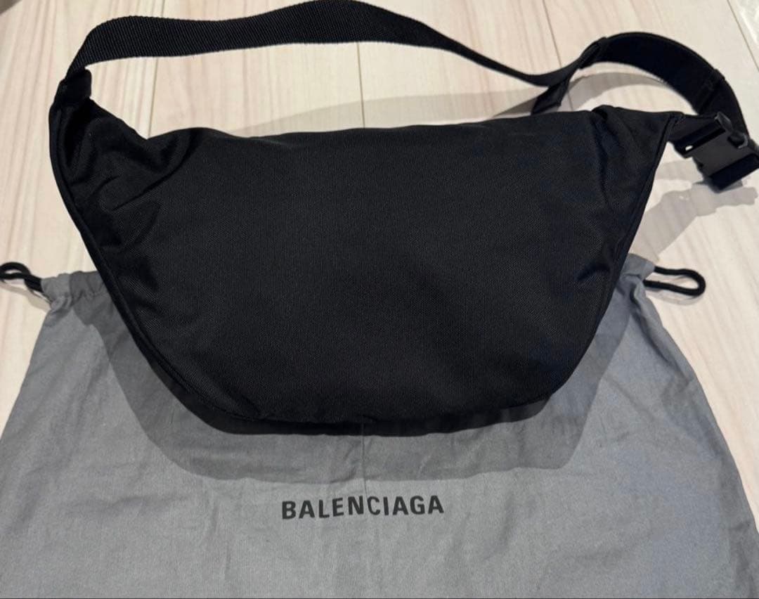 国内正規品 定価12万円 BALENCIAGA Explorer ベルトバッグ